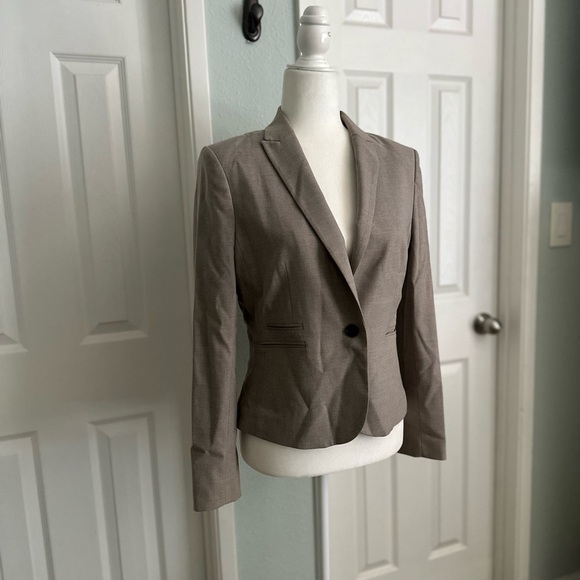 H&M Light Brown Three Pocket One Button Blazer Size 8 - Picture 6 of 7